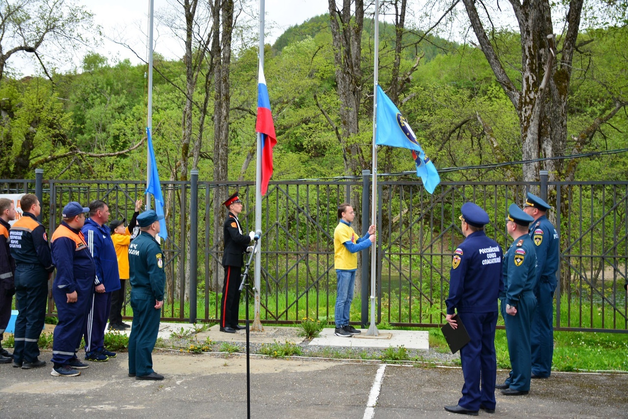 Открытие регионального этапа всероссийских соревнований «Школа безопасности» в «Сахалинском Артеке»