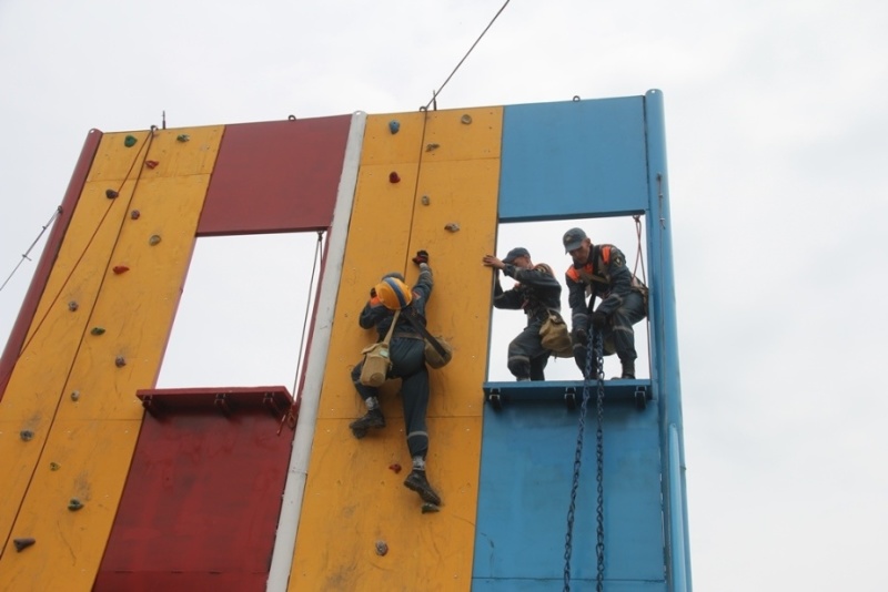 Команда Амурского спасательного центра МЧС России стала участником всеармейских игр «Аварийный район -2021»