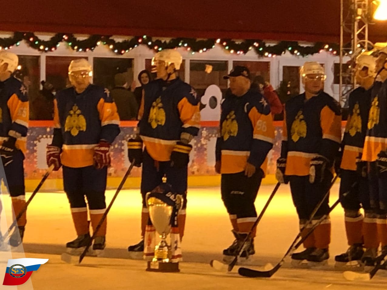 Завершился хоккейный матч на Красной площади в Москве между сборными МЧС России и МЧС Республики Беларусь